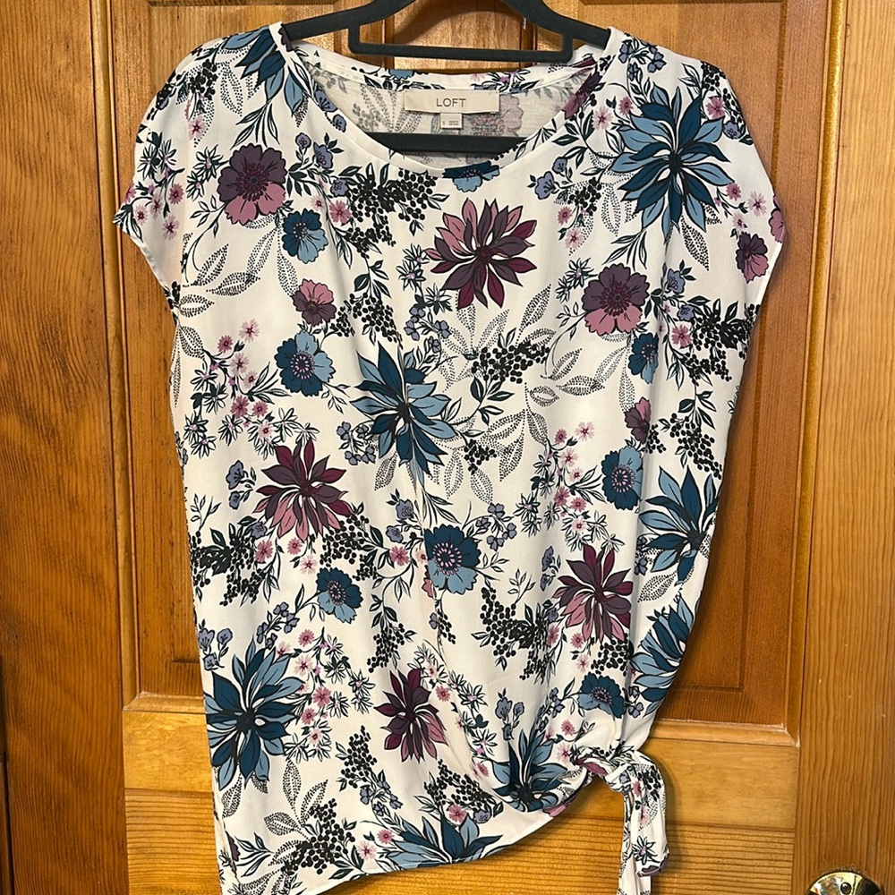 LOFT Women’s Short Sleeve White Floral Blouse - Small